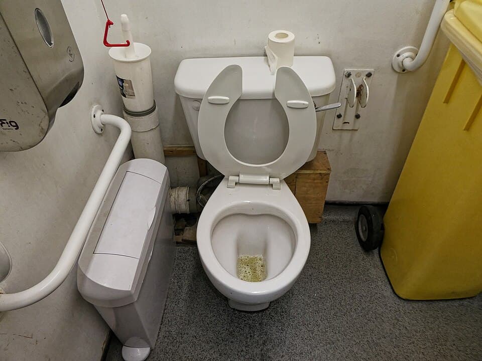 Stoma-Friendly Toilets in the UK — What to Look For and Where to Find Them